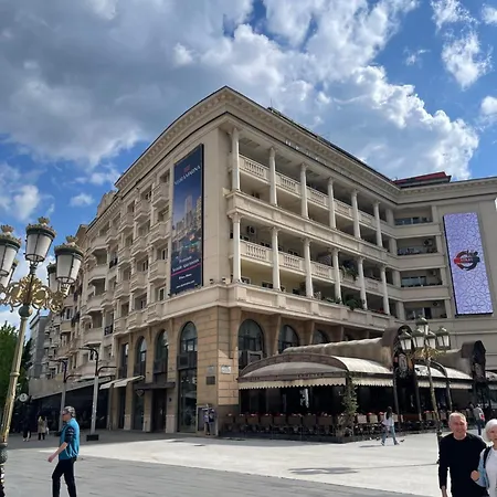 Апартаменты On The Main Square